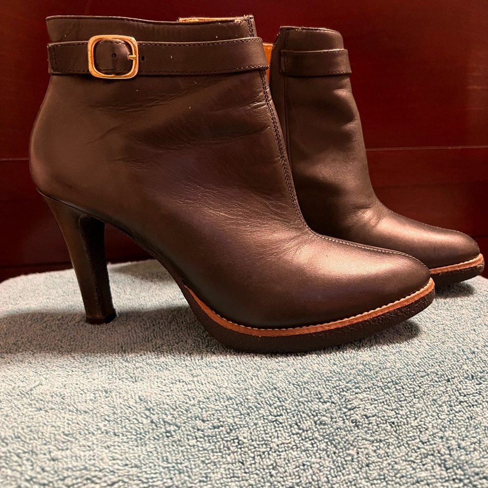 GUC blue leather booties
